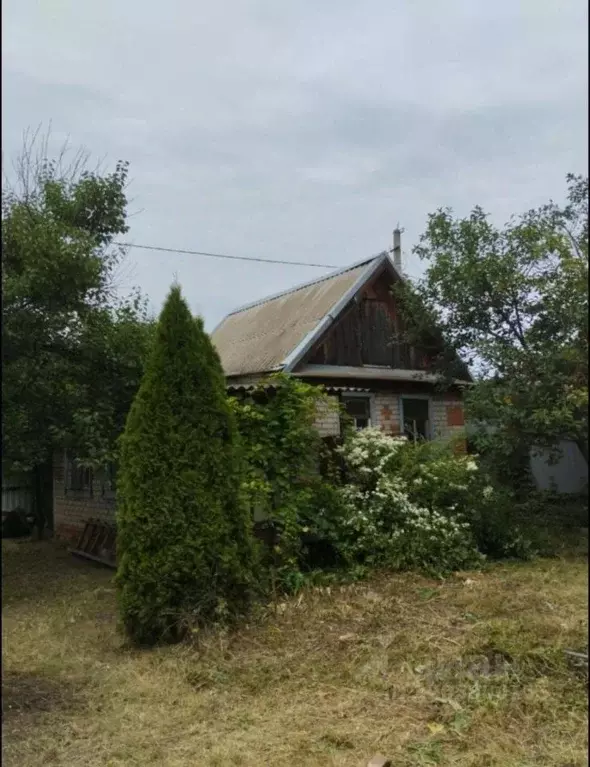 Дом в Саратовская область, Энгельсский район, Красноярское ... - Фото 0