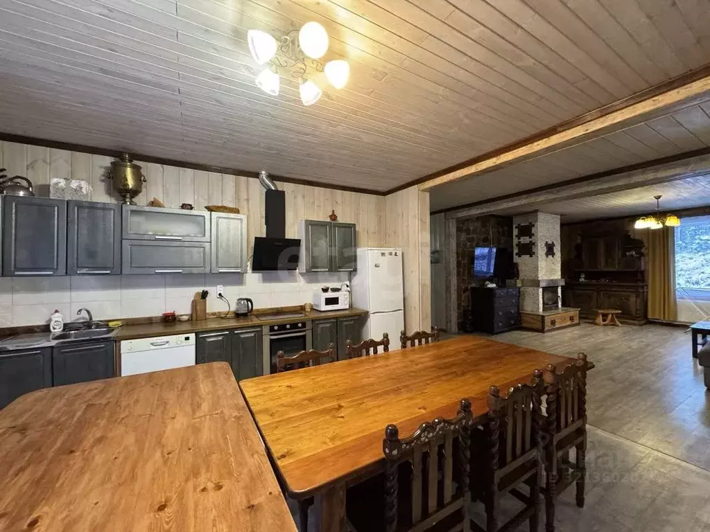 Дом в Псковская область, Себежское с/пос, д. Глубочица  (253 м) - Фото 1