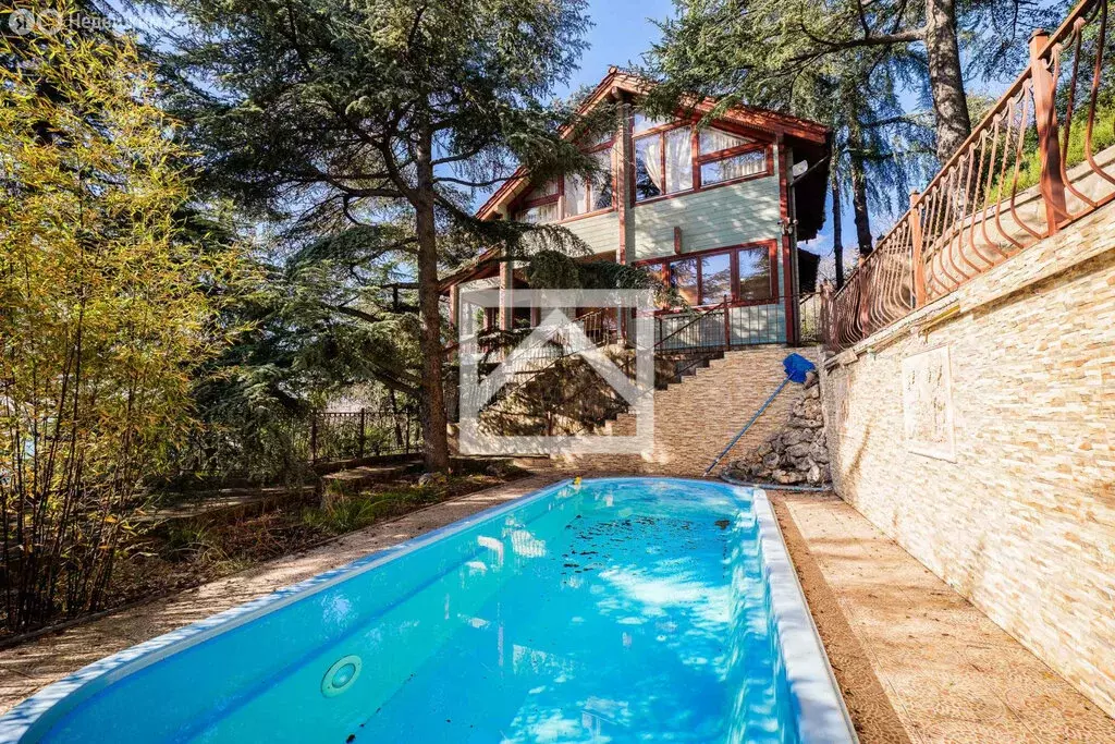 Дом в Отрадное, улица Мориса Тореза, 11 (250 м) - Фото 1