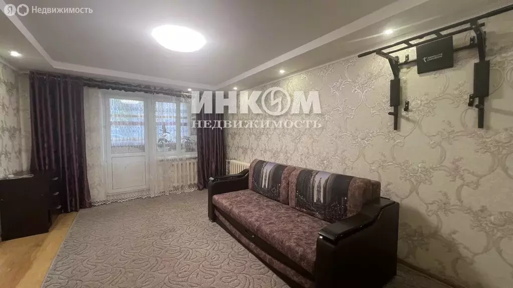 3-комнатная квартира: дачный посёлок Кокошкино, улица Ленина, 1 (62 м) - Фото 1