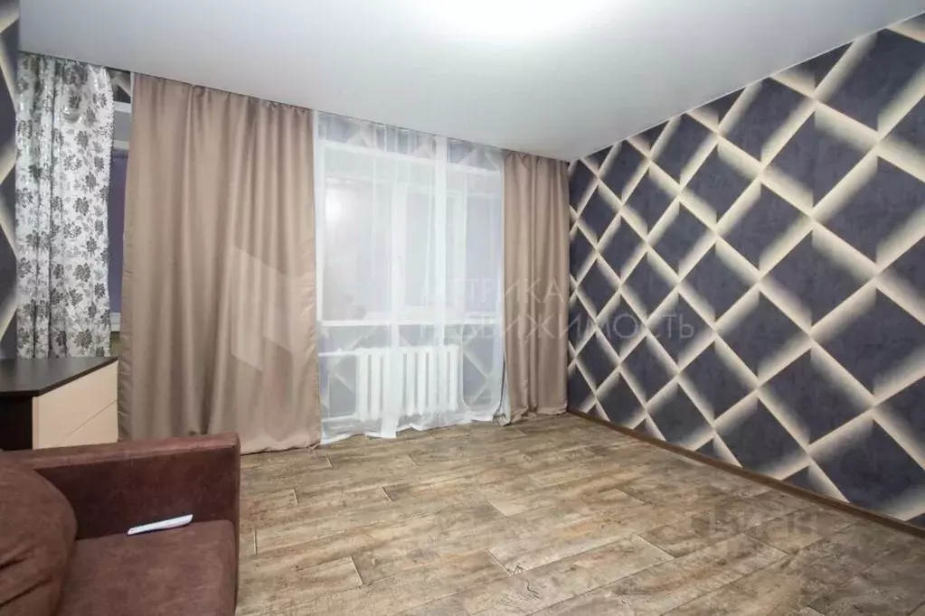 2-к кв. Тюменская область, Тюмень Одесская ул., 18 (32.7 м) - Фото 0