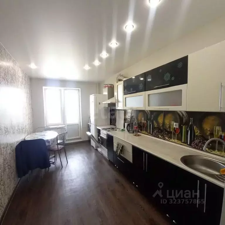 2-к кв. Ямало-Ненецкий АО, Новый Уренгой Созидателей мкр, 4/1 (60.0 м) - Фото 1