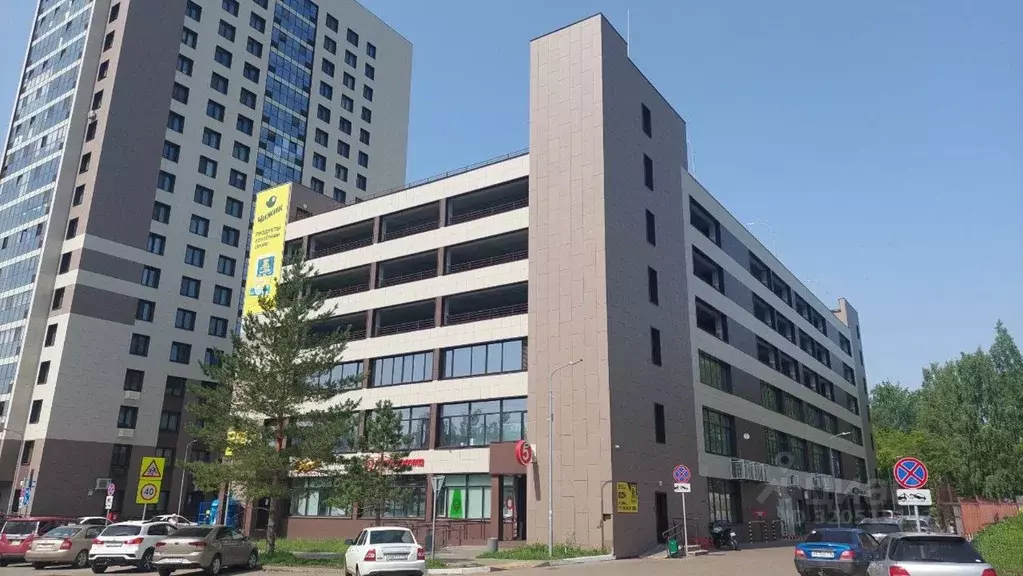 Помещение свободного назначения в Татарстан, Набережные Челны ул. ... - Фото 1