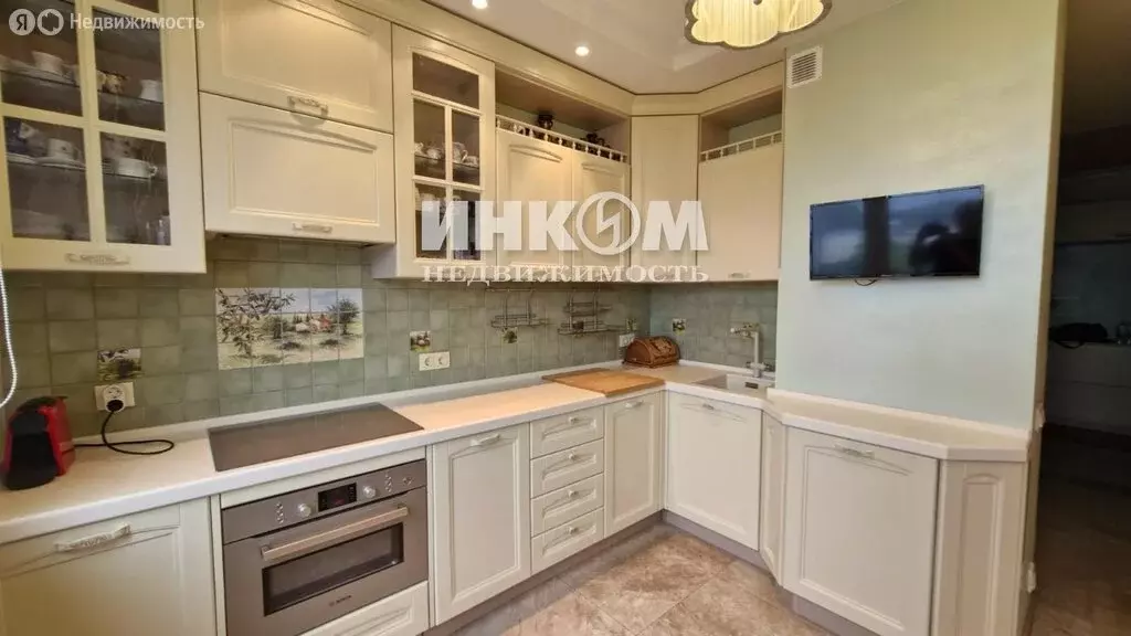 3-комнатная квартира: Москва, улица Маршала Захарова, 12к3 (71.6 м) - Фото 1