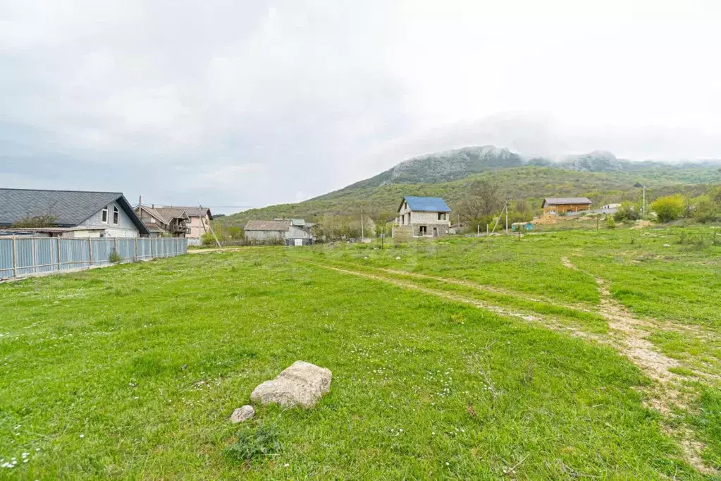 Участок в Севастополь с. Тыловое, ул. Ялтинская, 2 (11.0 сот.) - Фото 0