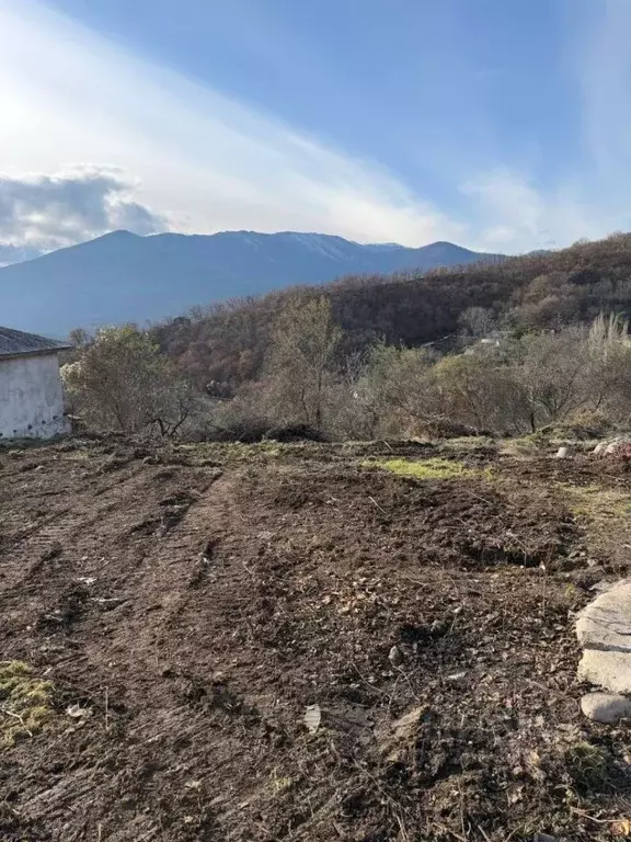 Участок в Крым, Алушта муниципальный округ, с. Изобильное ул. Школьная ... - Фото 1
