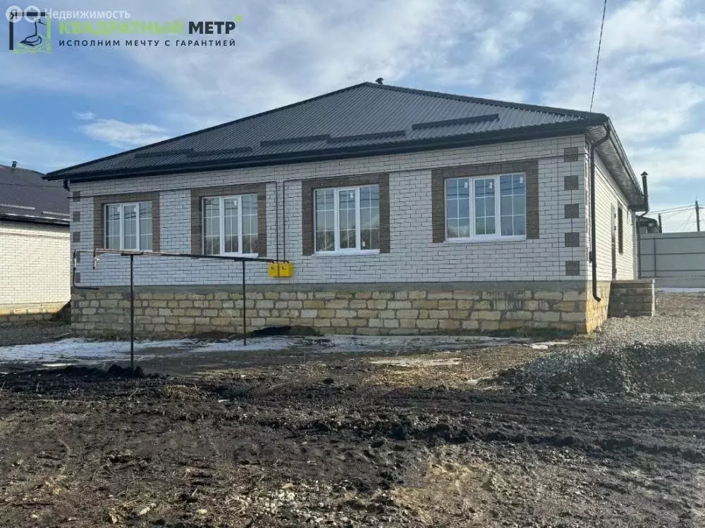 Дом в Михайловск, улица Михаила Лазарева (100 м) - Фото 1