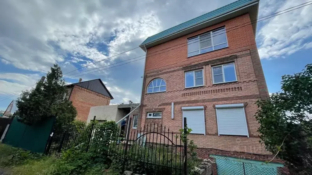 Дом в Ростовская область, Ростов-на-Дону Душевный пер., 21 (340 м) - Фото 1