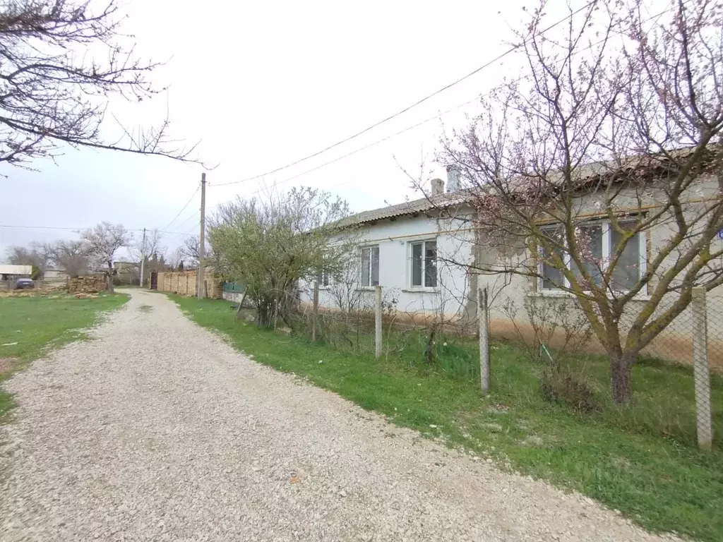 Дом в Крым, Сакский район, Вересаевское с/пос  (35 м) - Фото 1