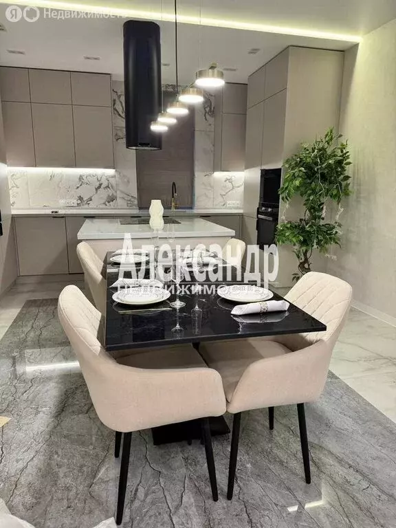 3-комнатная квартира: Санкт-Петербург, 15-я линия Васильевского ... - Фото 2