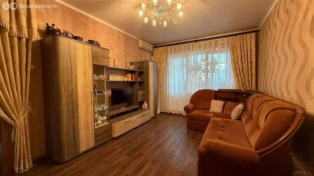 3-комнатная квартира: Астрахань, Жилая улица, 13 (74.5 м) - Фото 0