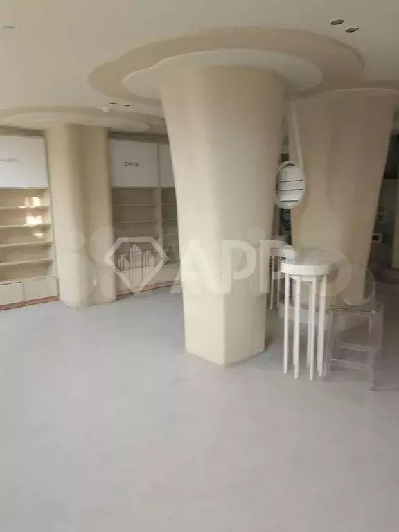200 м от Кремля торговое помещение, 509 м2 - 3 этажа - Фото 1