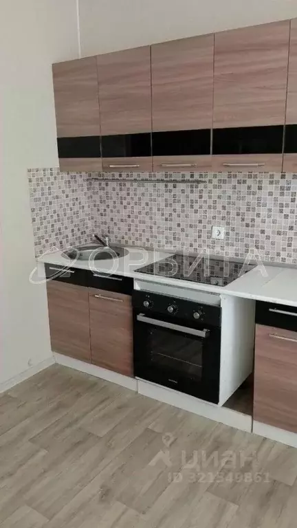 Студия Тюменская область, Тюмень ул. Парада Победы, 9 (21.1 м) - Фото 1