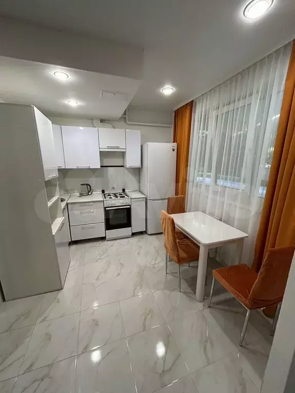 2-к. квартира, 40 м, 1/6 эт. - Фото 0