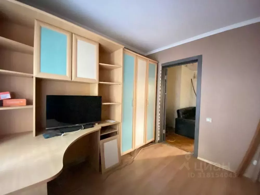 3-к кв. Омская область, Омск Заозерный мкр, ул. Сергея Тюленина, 13 ... - Фото 2