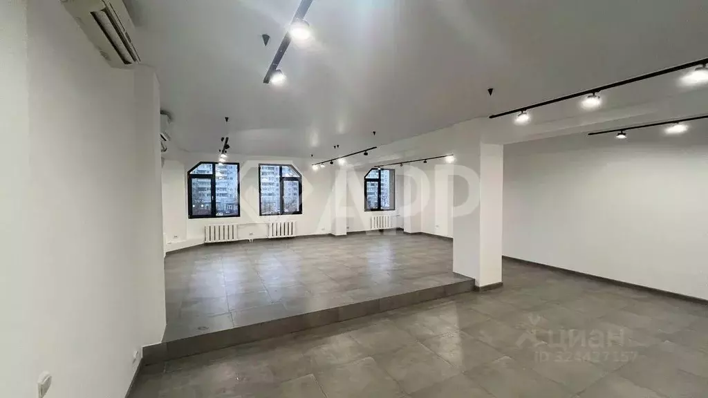 Офис в Татарстан, Казань просп. Ямашева, 61Б (77 м) - Фото 1