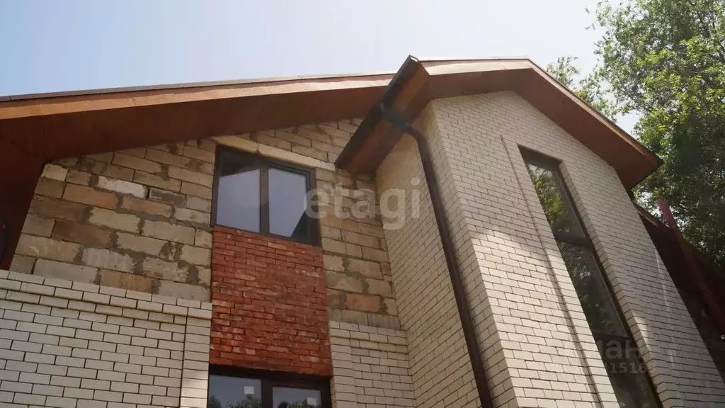 Дом в Астраханская область, Астрахань ул. Куусинена, 30 (303 м) - Фото 0