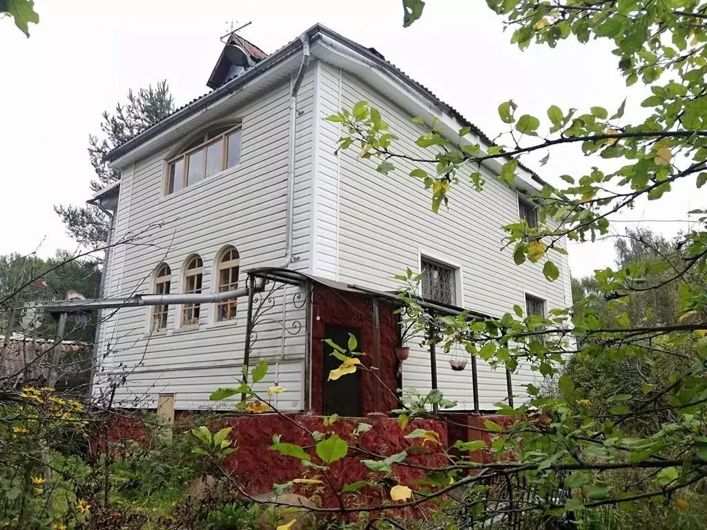 Дом в Новгородская область, Новгородский район, Савинское с/пос, д. ... - Фото 1