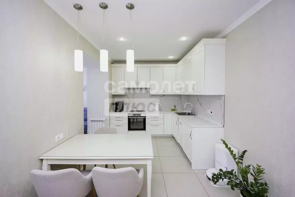 4-к кв. Омская область, Омск ул. Волховстроя, 24 (127.0 м) - Фото 1