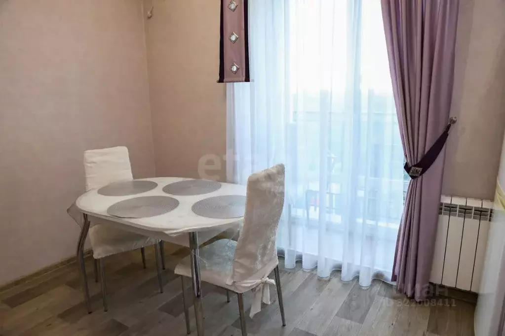 2-к кв. Амурская область, Благовещенск ул. Горького, 193 (62.4 м) - Фото 1