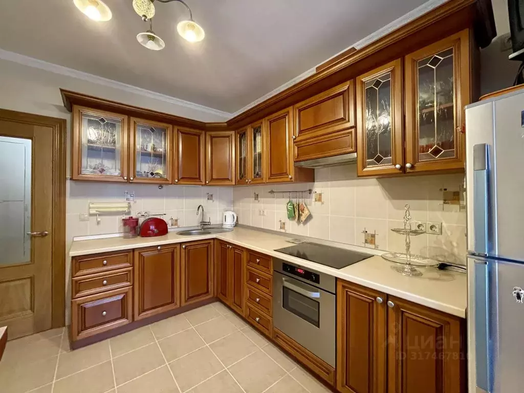 2-к кв. Омская область, Омск ул. Маршала Жукова, 65 (70.0 м) - Фото 1