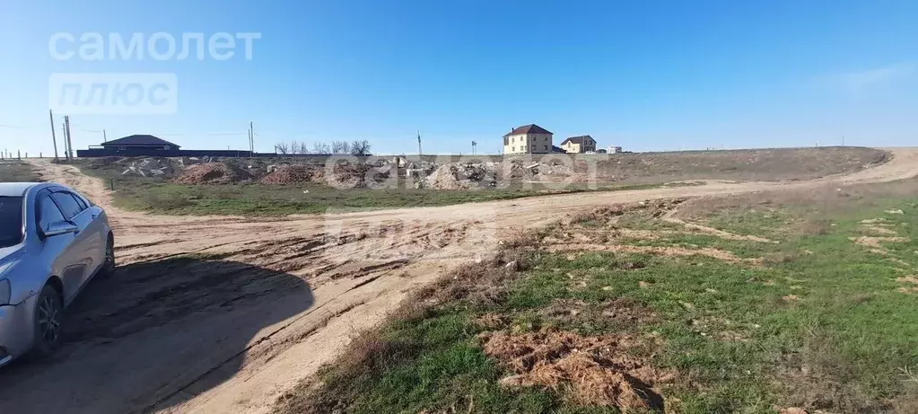 Участок в Астраханская область, Наримановский район, с. ... - Фото 1