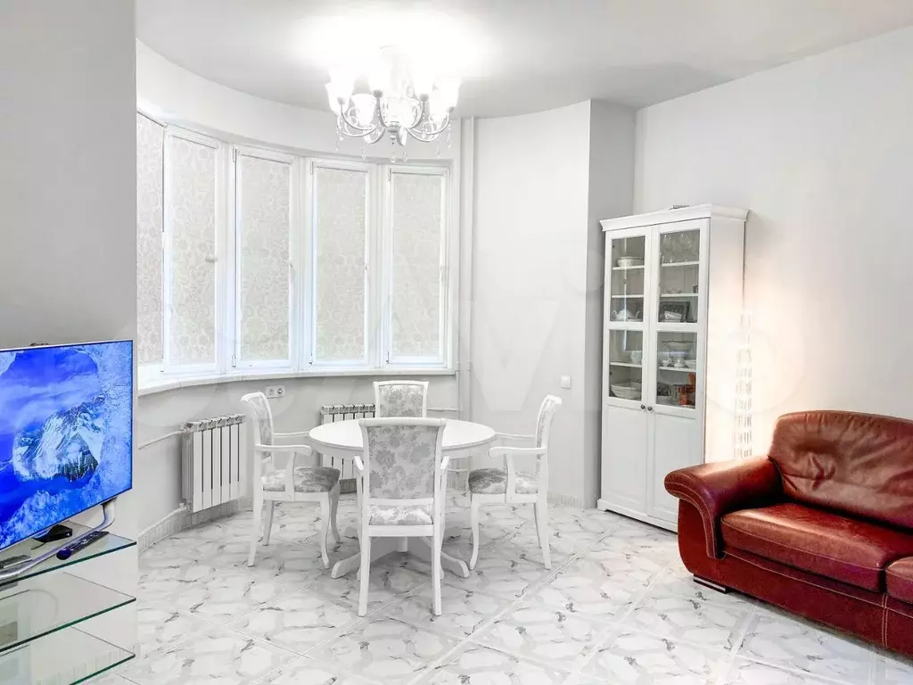 2-к. квартира, 60 м, 8/9 эт. - Фото 0