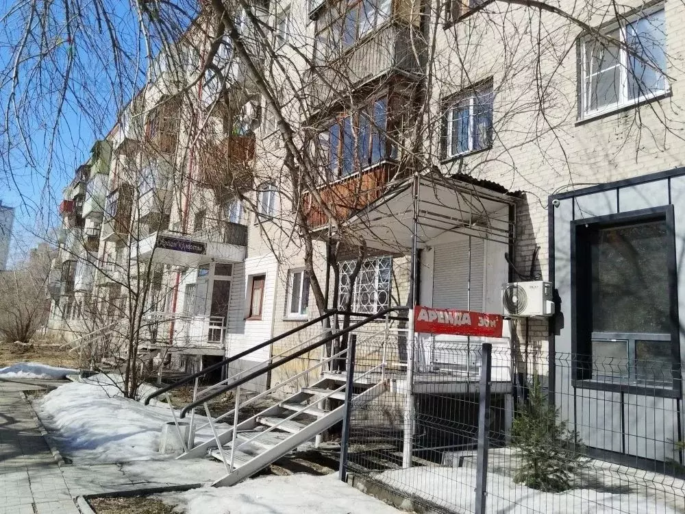 Помещение свободного назначения в Алтайский край, Барнаул просп. ... - Фото 1