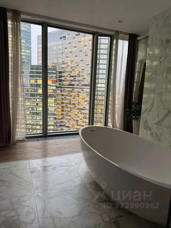 Комната Москва 1-й Красногвардейский проезд, 21с2 - Фото 1