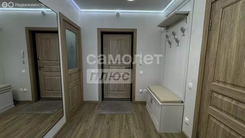 3-комнатная квартира: Хабаровск, улица Демьяна Бедного, 14 (68.2 м) - Фото 1