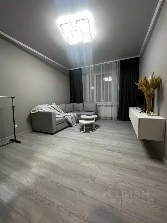 1-к кв. Татарстан, с. Высокая Гора ул. Егорова, 1 (33.0 м) - Фото 1