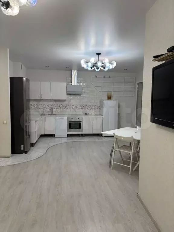 2-к. квартира, 100 м, 8/10 эт. - Фото 1