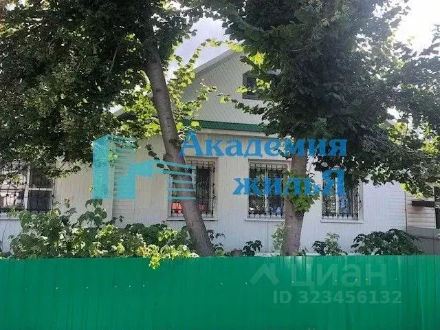 Коттедж в Саратовская область, Балаково ул. Дружбы, 101 (103 м) - Фото 1