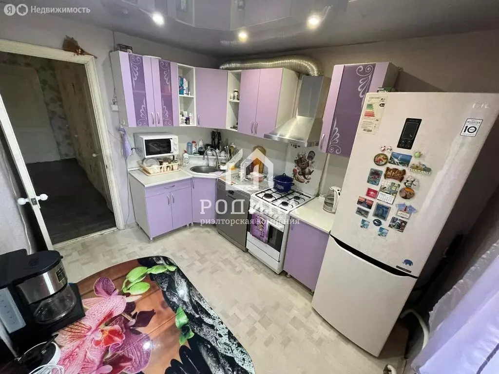 3-комнатная квартира: Комсомольск-на-Амуре, проспект Победы, 65 (58.2 ... - Фото 2