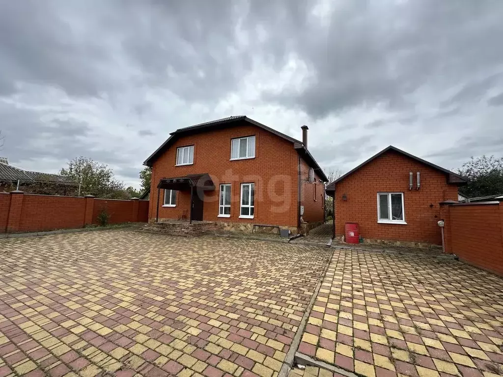 Дом в Белгородская область, Борисовский район, Стригуновское с/пос, с. ... - Фото 1