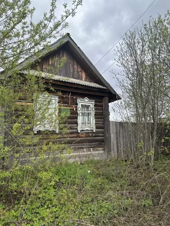 Дом в Удмуртия, Якшур-Бодьинский район, с. Чур ул. Кирова, 27 (30 м) - Фото 0