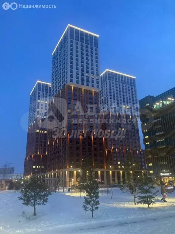 Квартира-студия: Тюмень, улица Тимофея Чаркова, 93 (27.7 м) - Фото 1