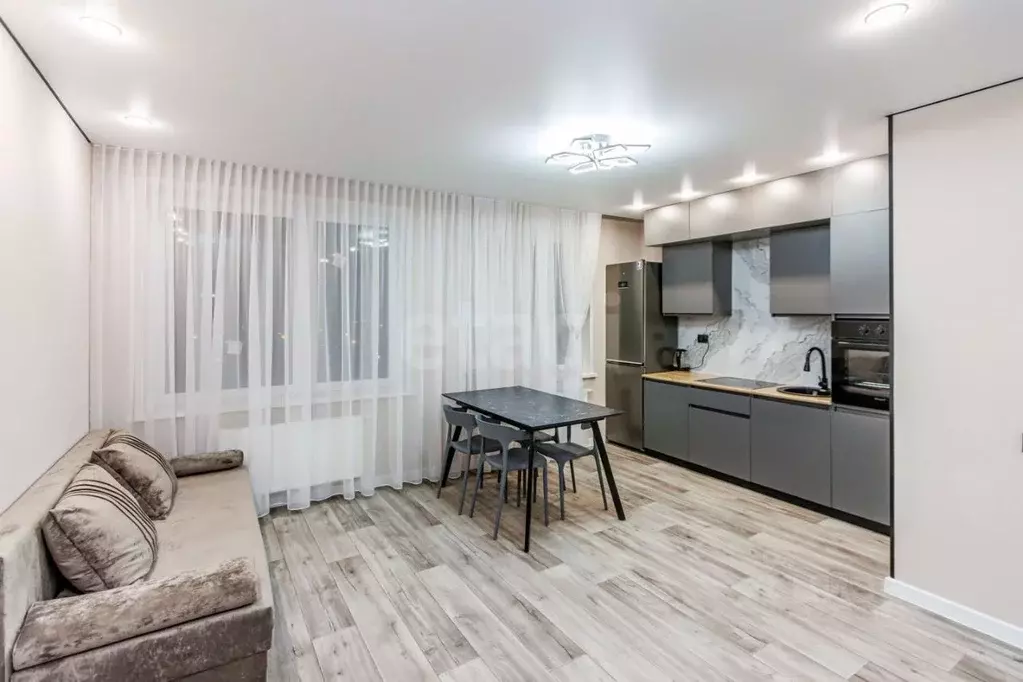 2-к кв. Тюменская область, Тюмень Ставропольская ул., 160/1 (65.0 м) - Фото 1