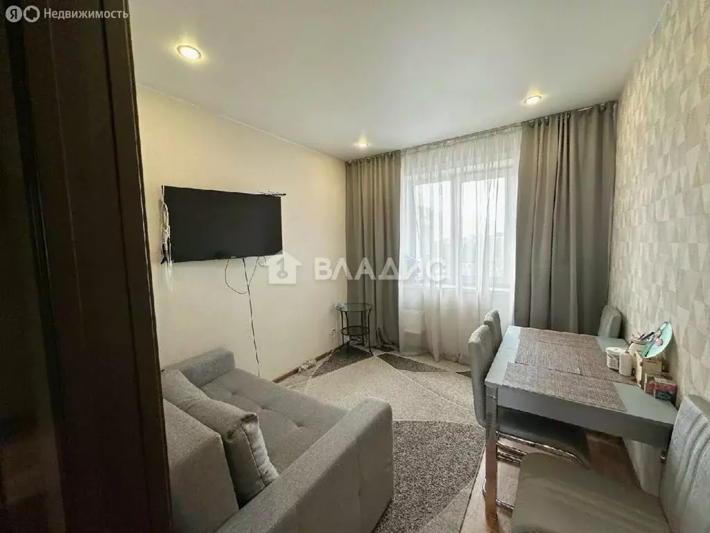 4-комнатная квартира: Бийск, Стахановская улица, 10 (75.3 м) - Фото 1