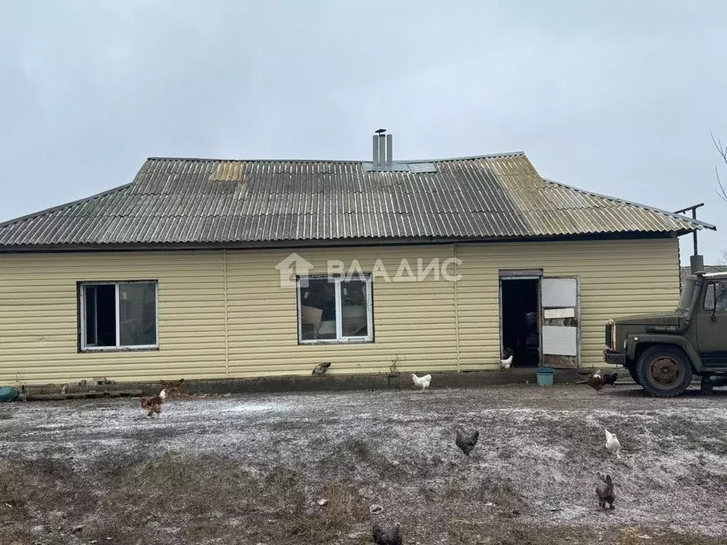 Дом в Саратовская область, Вольский район, Белогорновское ... - Фото 0