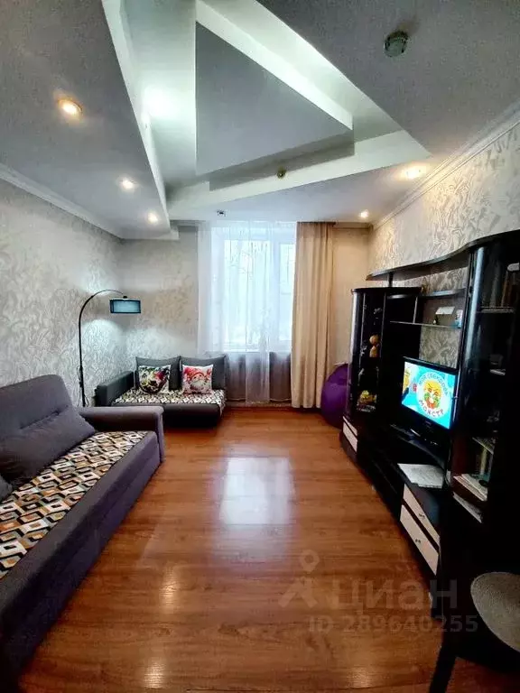 2-к кв. Псковская область, Псков Октябрьский просп., 21 (60.0 м) - Фото 2