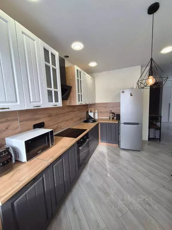 2-к кв. Омская область, Омск ул. Звездова, 127 (50.7 м) - Фото 0