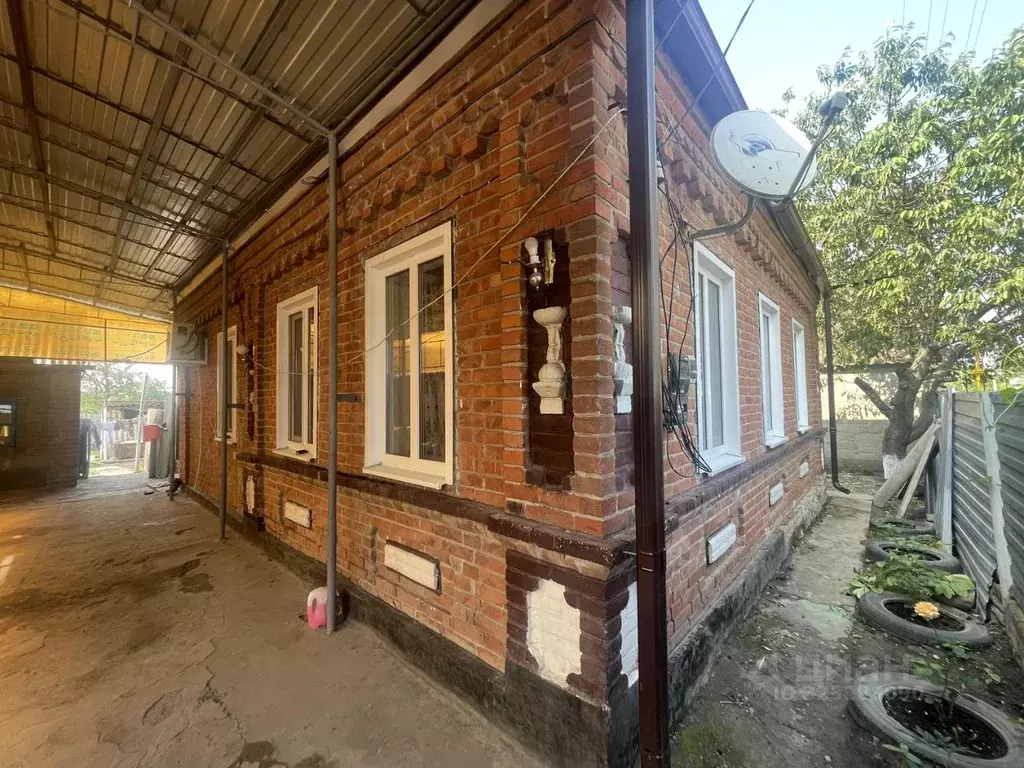 Дом в Краснодарский край, Кавказская ст-ца ул. Дзержинского, 146 (45 ... - Фото 1