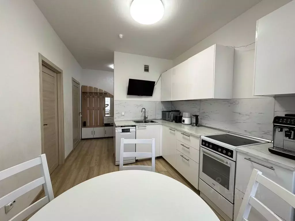 3-к кв. Свердловская область, Екатеринбург ул. Академика Парина, 40/2 ... - Фото 0