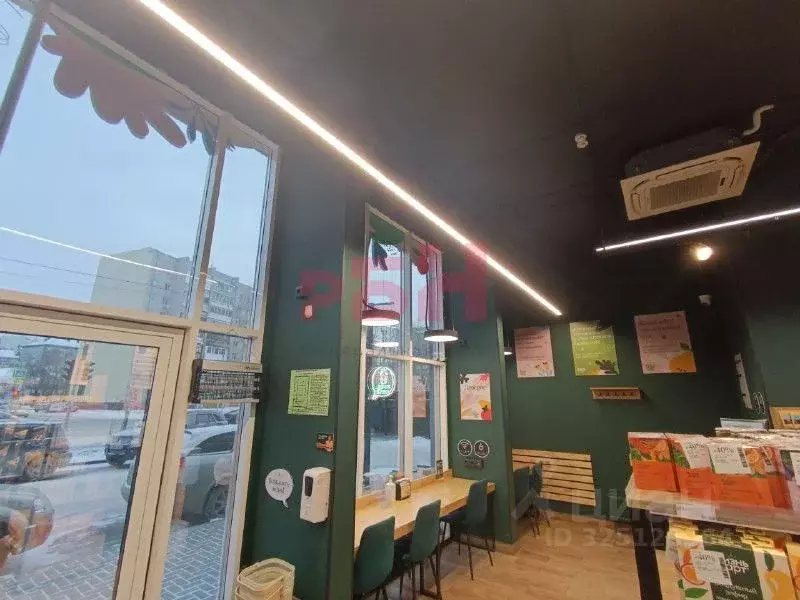 Торговая площадь в Тюменская область, Тюмень ул. Менжинского, 60 (70 ... - Фото 1