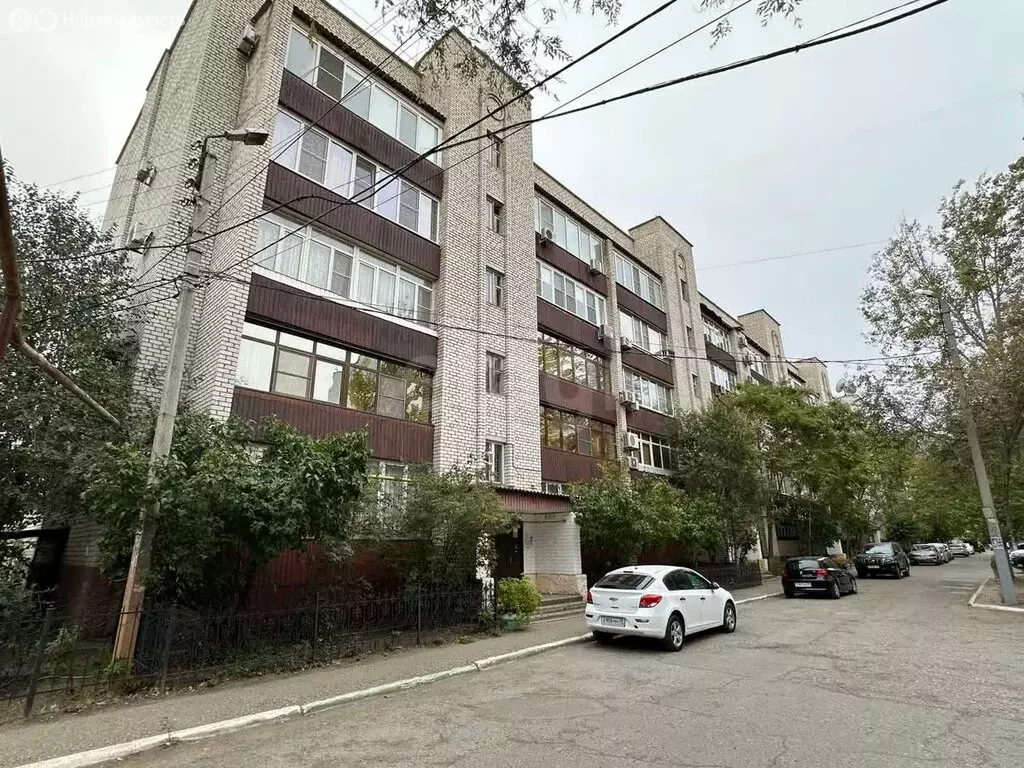 3-комнатная квартира: Астрахань, улица Сен-Симона, 42к1 (100.4 м) - Фото 0