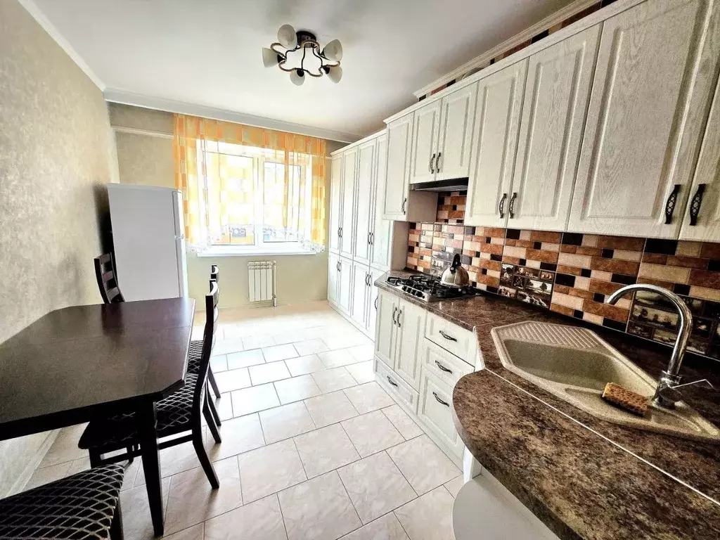 2-к кв. Ставропольский край, Ессентуки ул. Орджоникидзе, 81К2 (75.0 м) - Фото 2