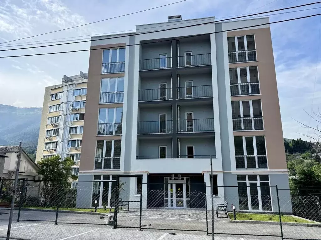 2-к кв. Крым, Ялта ул. Грибоедова, 15 (47.3 м) - Фото 1