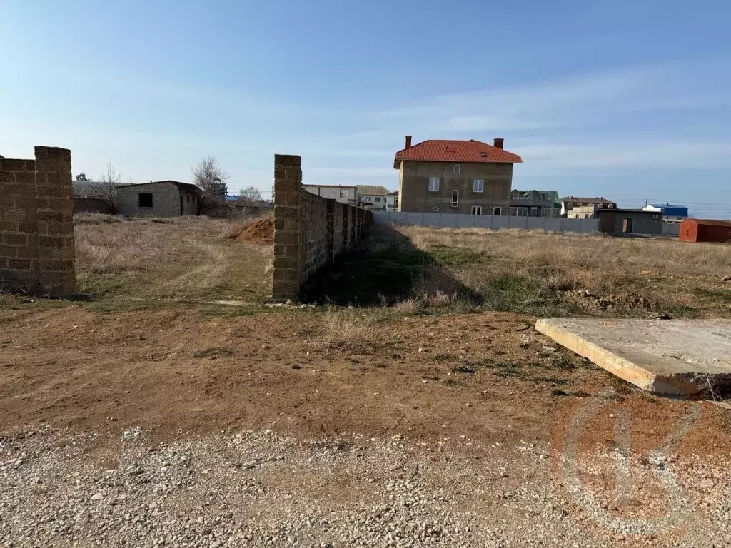 Участок в Крым, Евпатория городской округ, Заозерное пгт ул. ... - Фото 1
