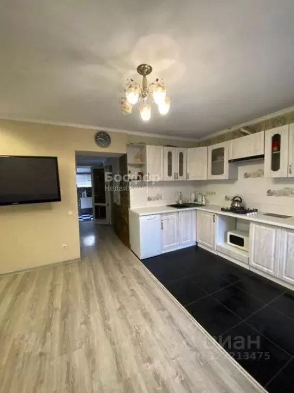 Дом в Крым, Судак муниципальный округ, с. Веселое ул. Ленина (100 м) - Фото 1